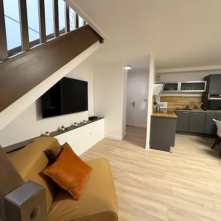 Apartman Rooftop Duplex 2 Steps From Paris *