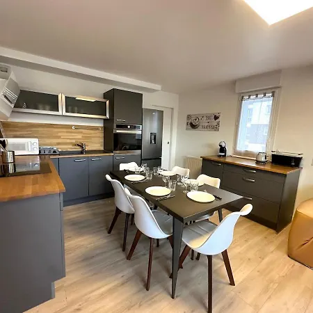 Rooftop Duplex 2 Steps From Paris