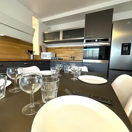 Rooftop Duplex 2 Steps From Paris Apartman