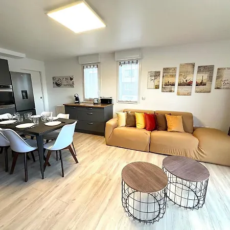 Rooftop Duplex 2 Steps From Paris *