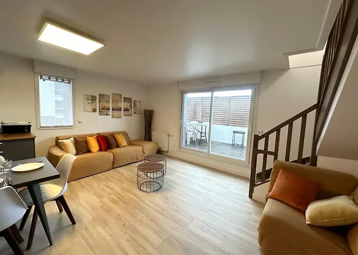 Rooftop Duplex 2 Steps From Paris